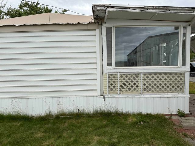 424 N Hodges Rd, Greenacres, WA 99016