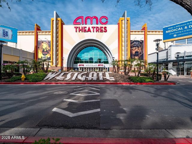 8924 W SOLANO Drive, Glendale, AZ 85305