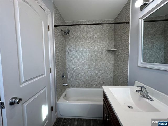 15 6th Street, Newark, NJ 07107