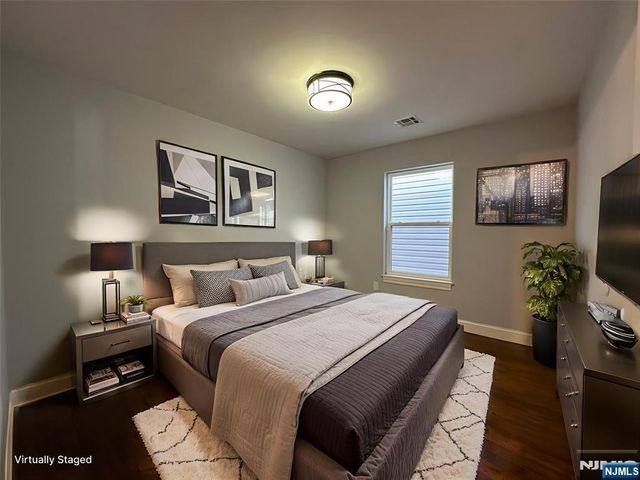 15 6th Street, Newark, NJ 07107