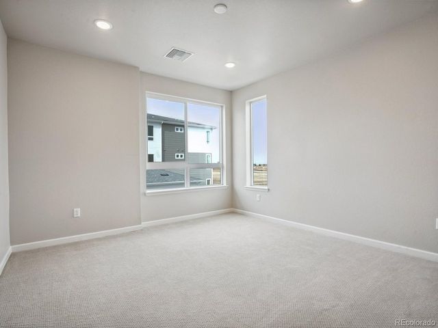 6153 N Ceylon St 10-207, Denver, CO 80249