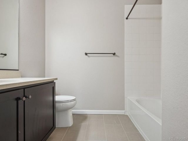 6153 N Ceylon St 10-207, Denver, CO 80249