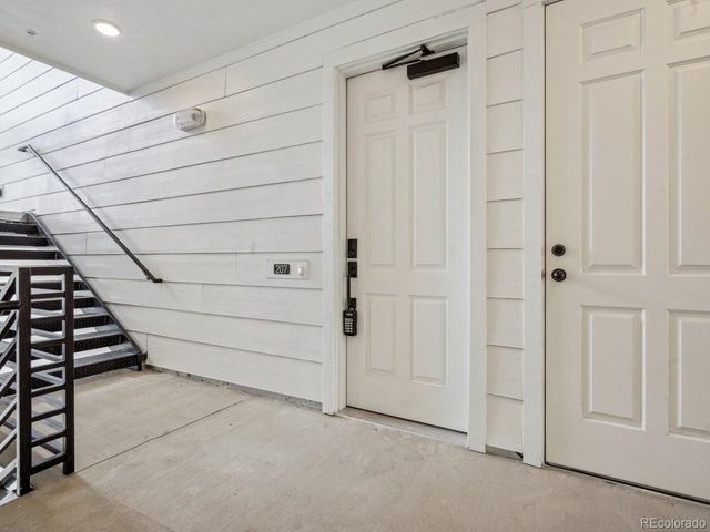 6153 N Ceylon St 10-207, Denver, CO 80249