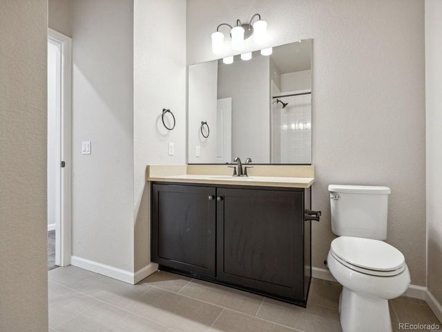 6153 N Ceylon St 10-207, Denver, CO 80249