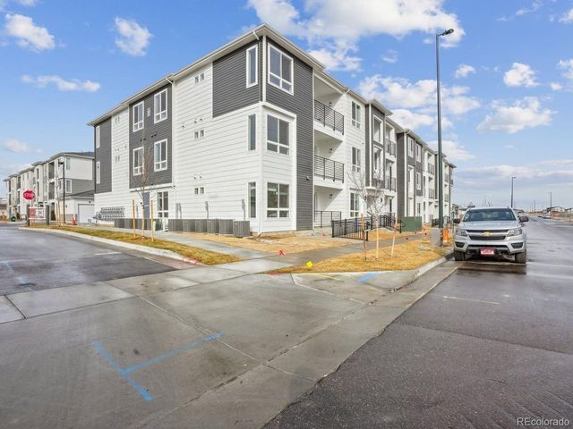 6153 N Ceylon St 10-207, Denver, CO 80249