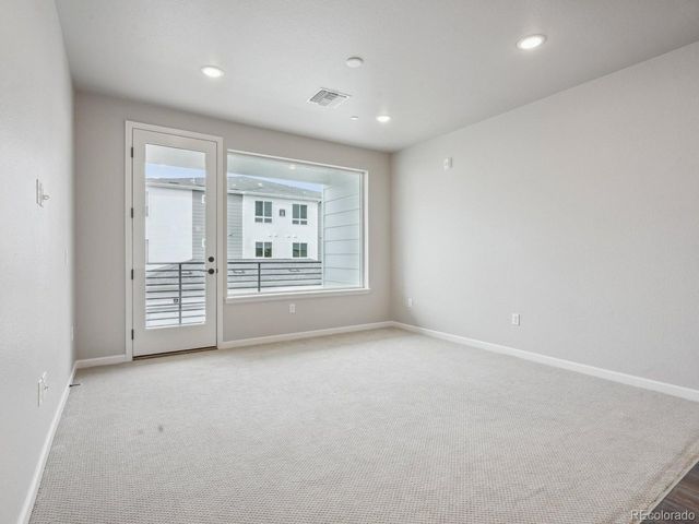 6153 N Ceylon St 10-207, Denver, CO 80249
