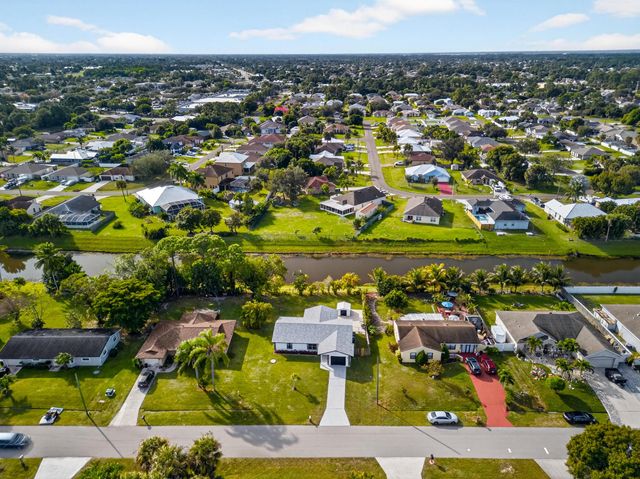 902 SW Dalton Avenue, Port St Lucie, FL 34953