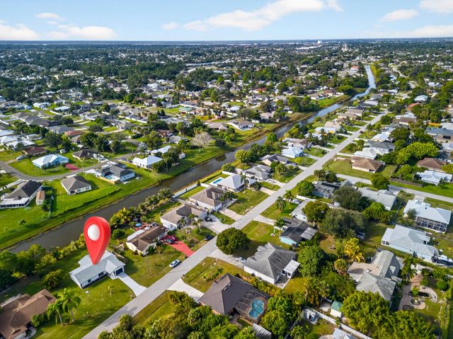 902 SW Dalton Avenue, Port St Lucie, FL 34953