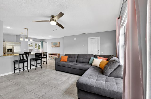 902 SW Dalton Avenue, Port St Lucie, FL 34953