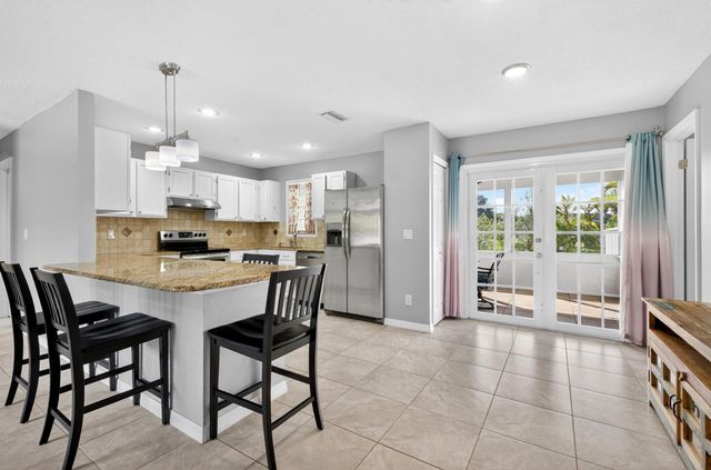 902 SW Dalton Avenue, Port St Lucie, FL 34953