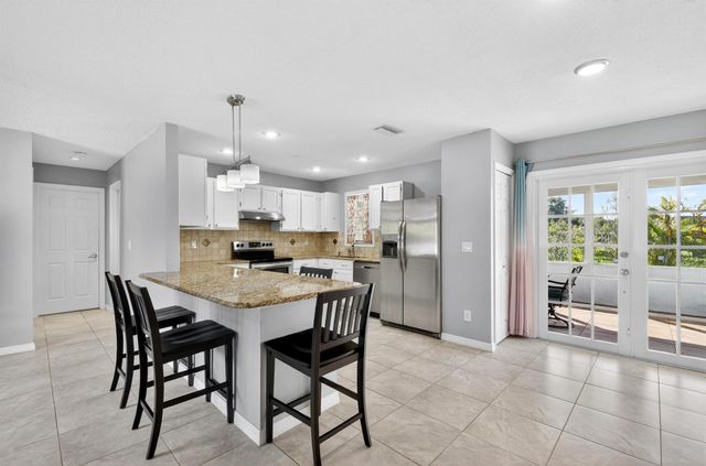 902 SW Dalton Avenue, Port St Lucie, FL 34953