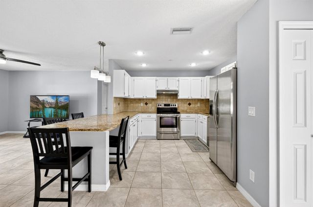 902 SW Dalton Avenue, Port St Lucie, FL 34953