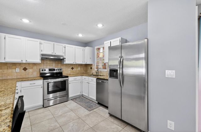 902 SW Dalton Avenue, Port St Lucie, FL 34953