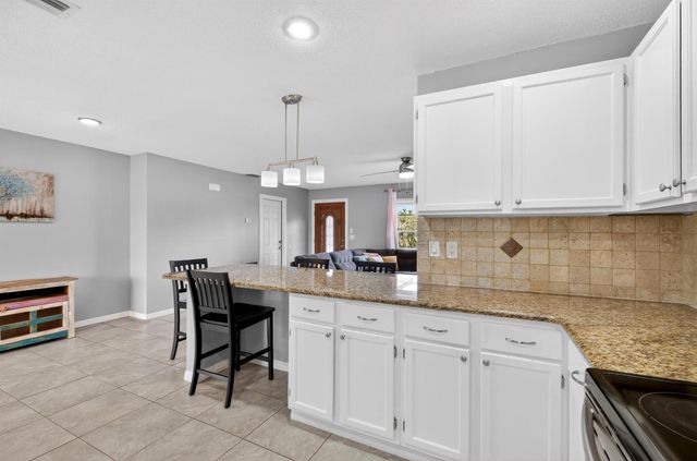 902 SW Dalton Avenue, Port St Lucie, FL 34953