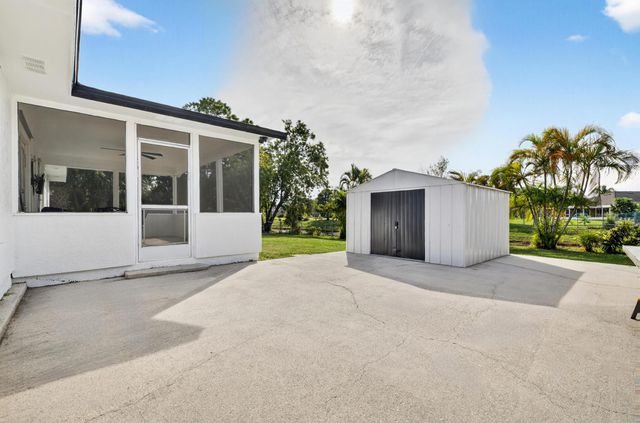 902 SW Dalton Avenue, Port St Lucie, FL 34953