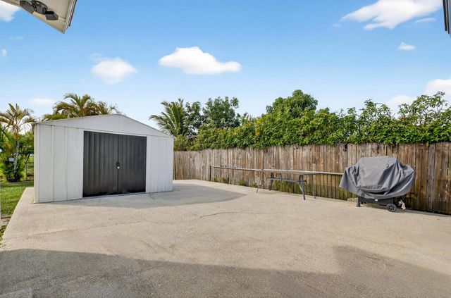 902 SW Dalton Avenue, Port St Lucie, FL 34953