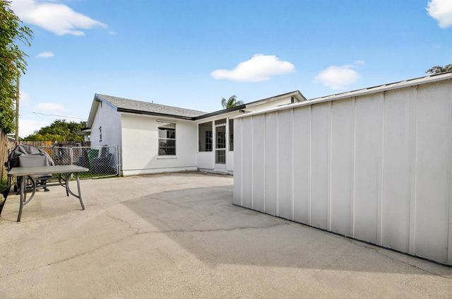 902 SW Dalton Avenue, Port St Lucie, FL 34953