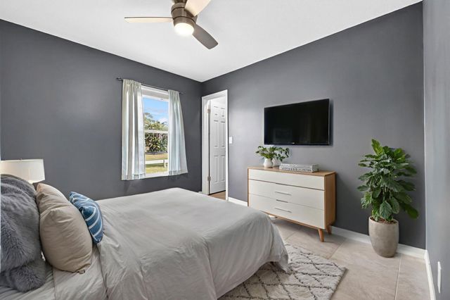 902 SW Dalton Avenue, Port St Lucie, FL 34953