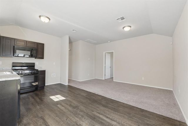 9517 NW 116th Court, Yukon, OK 73099