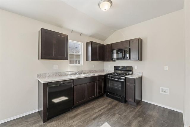 9517 NW 116th Court, Yukon, OK 73099