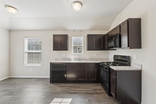 9517 NW 116th Court, Yukon, OK 73099