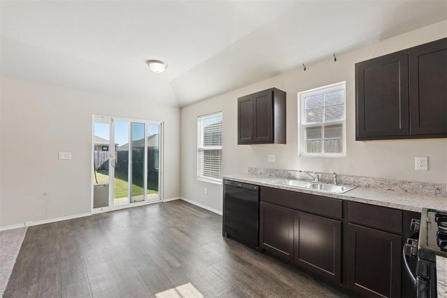 9517 NW 116th Court, Yukon, OK 73099