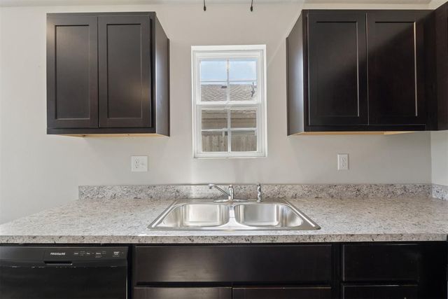 9517 NW 116th Court, Yukon, OK 73099
