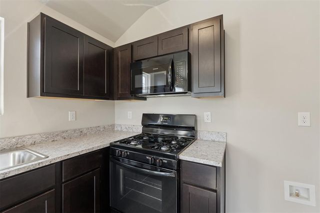 9517 NW 116th Court, Yukon, OK 73099