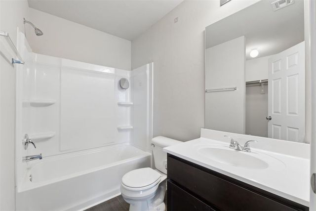 9517 NW 116th Court, Yukon, OK 73099