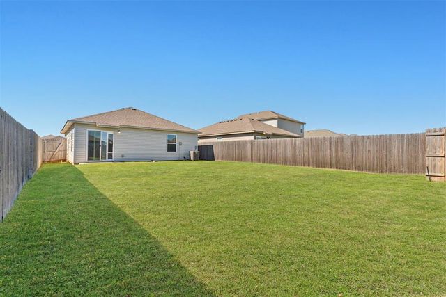 9517 NW 116th Court, Yukon, OK 73099
