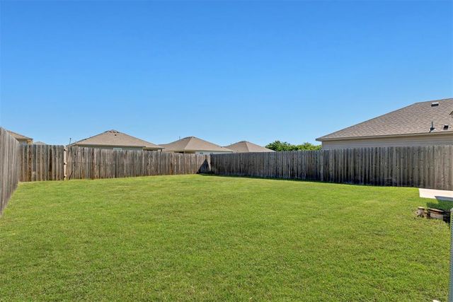 9517 NW 116th Court, Yukon, OK 73099