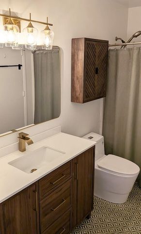 7230 Woods Crossing DR, Roanoke, VA 24018