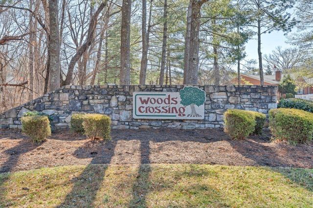 7230 Woods Crossing DR, Roanoke, VA 24018