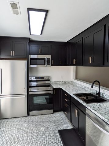 7230 Woods Crossing DR, Roanoke, VA 24018