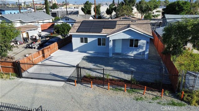1081 W Rialto, San Bernardino, CA 92410