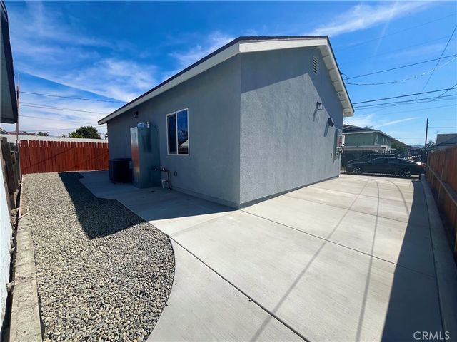 1081 W Rialto, San Bernardino, CA 92410