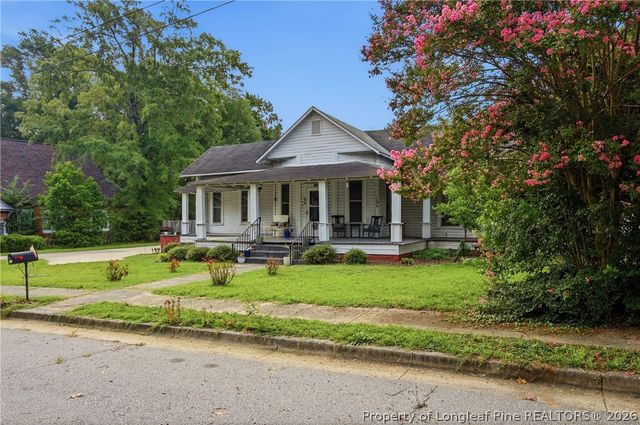 206 E 2nd Avenue, Red Springs, NC 28377