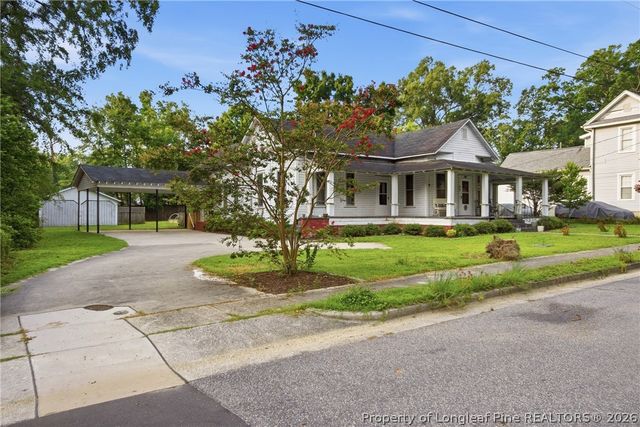 206 E 2nd Avenue, Red Springs, NC 28377