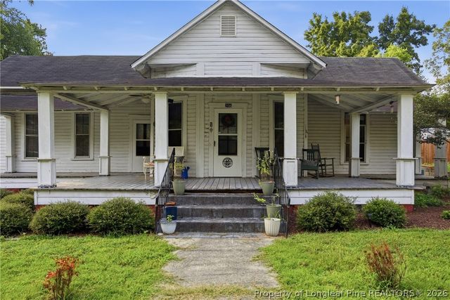 206 E 2nd Avenue, Red Springs, NC 28377