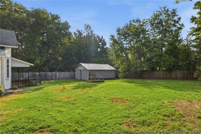 206 E 2nd Avenue, Red Springs, NC 28377