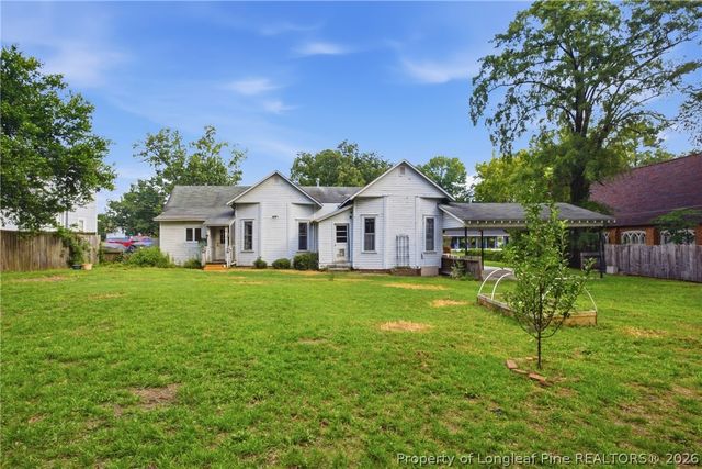 206 E 2nd Avenue, Red Springs, NC 28377