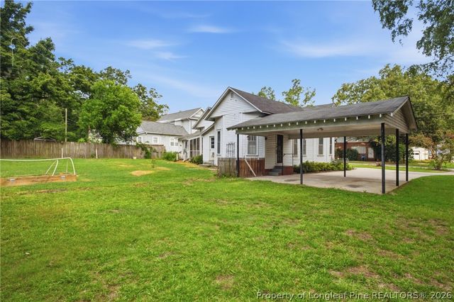 206 E 2nd Avenue, Red Springs, NC 28377