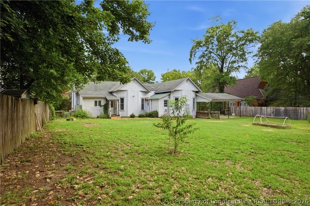 206 E 2nd Avenue, Red Springs, NC 28377