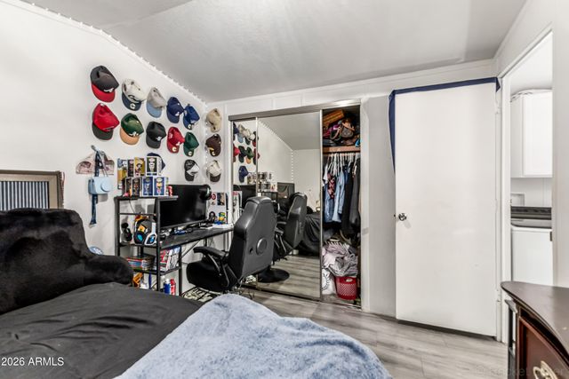 8427 W GLENDALE Avenue 15, Glendale, AZ 85305