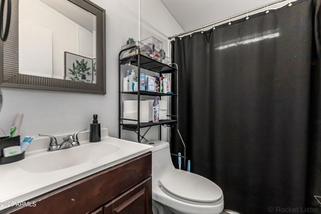 8427 W GLENDALE Avenue 15, Glendale, AZ 85305