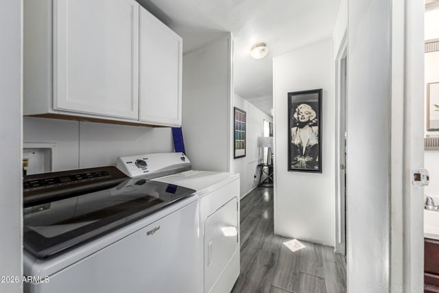 8427 W GLENDALE Avenue 15, Glendale, AZ 85305