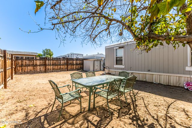 8427 W GLENDALE Avenue 15, Glendale, AZ 85305