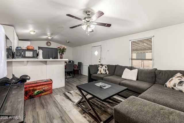 8427 W GLENDALE Avenue 15, Glendale, AZ 85305