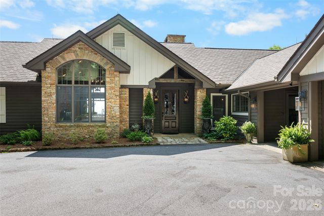 100 Meadow Ridge Drive, Lake Toxaway, NC 28747
