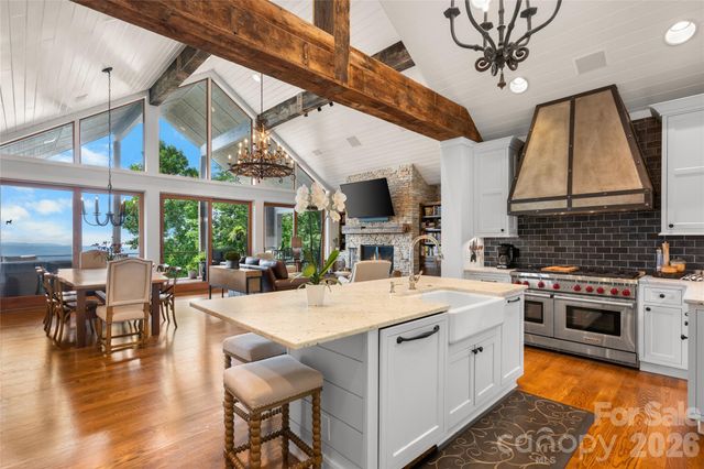 100 Meadow Ridge Drive, Lake Toxaway, NC 28747